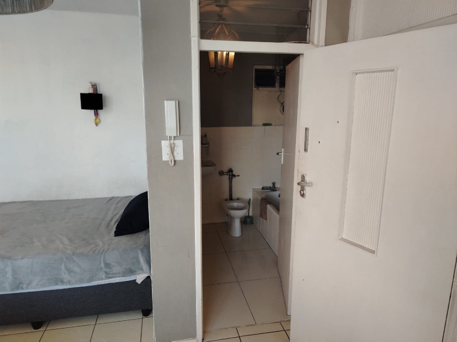 1 Bedroom Property for Sale in Bellville Central Western Cape